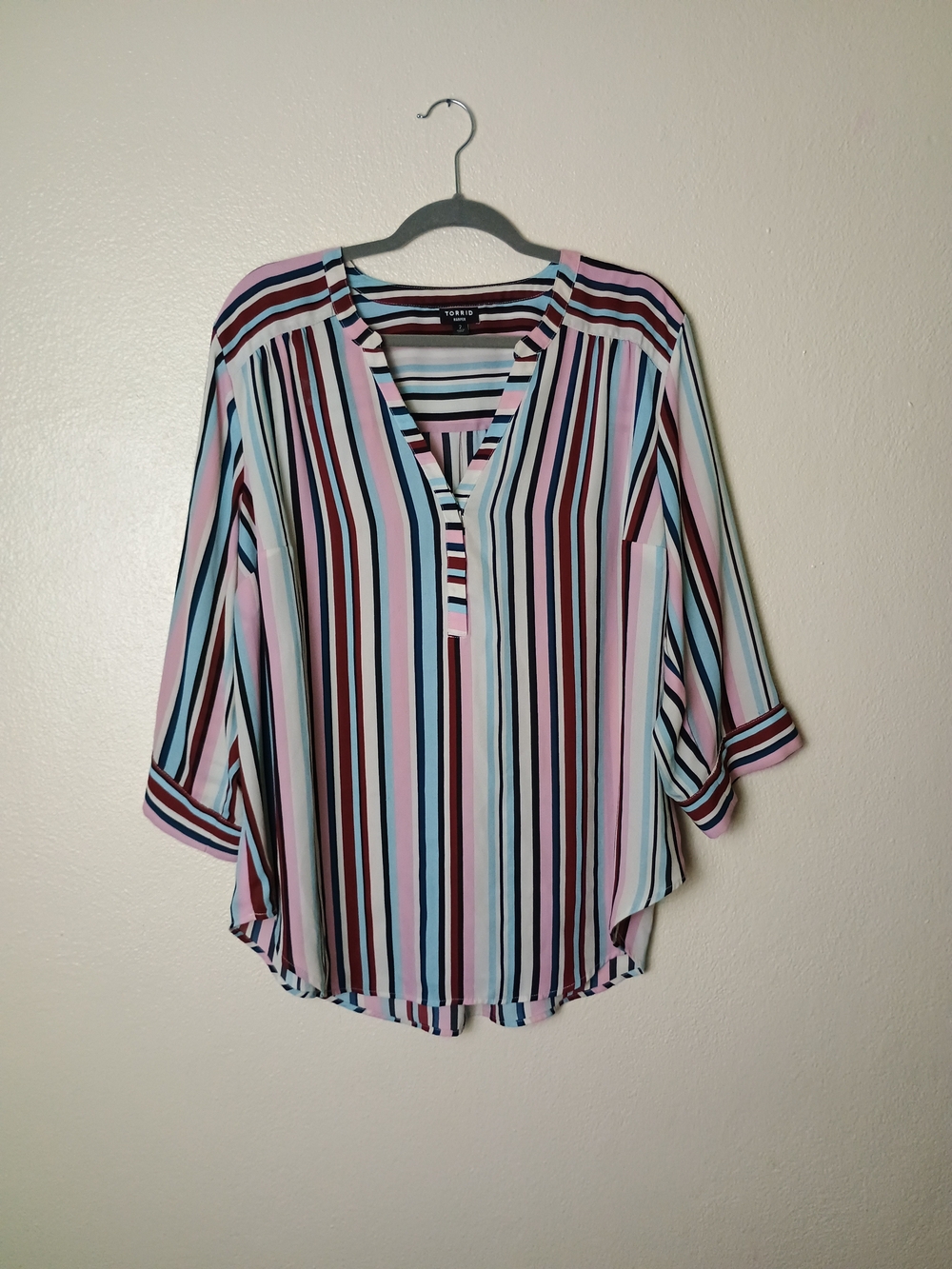 torrid Harper 2X|18-20 Multi Vertical Stripe V-Neck Blouse 3/4 Roll Tab Sleeve